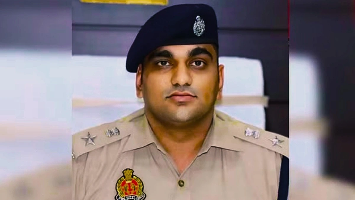 UP : बरेली में उत्कृष्ट कार्य करने वाले 212 पुलिसकर्मी सम्मानित, 9.98 लाख रुपये की दी गई नकद पुरस्कार राशि।