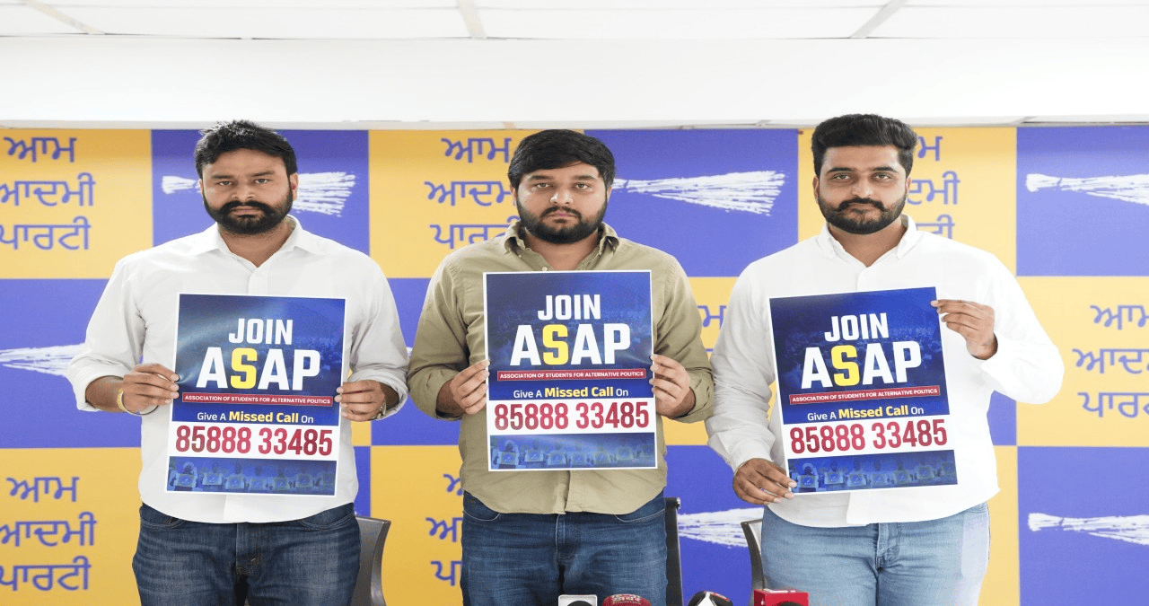 आम आदमी पार्टी के छात्र संगठन ‘ASAP’ ने पंजाब विश्वविद्यालय में सदस्यता अभियान की शुरुआत की।